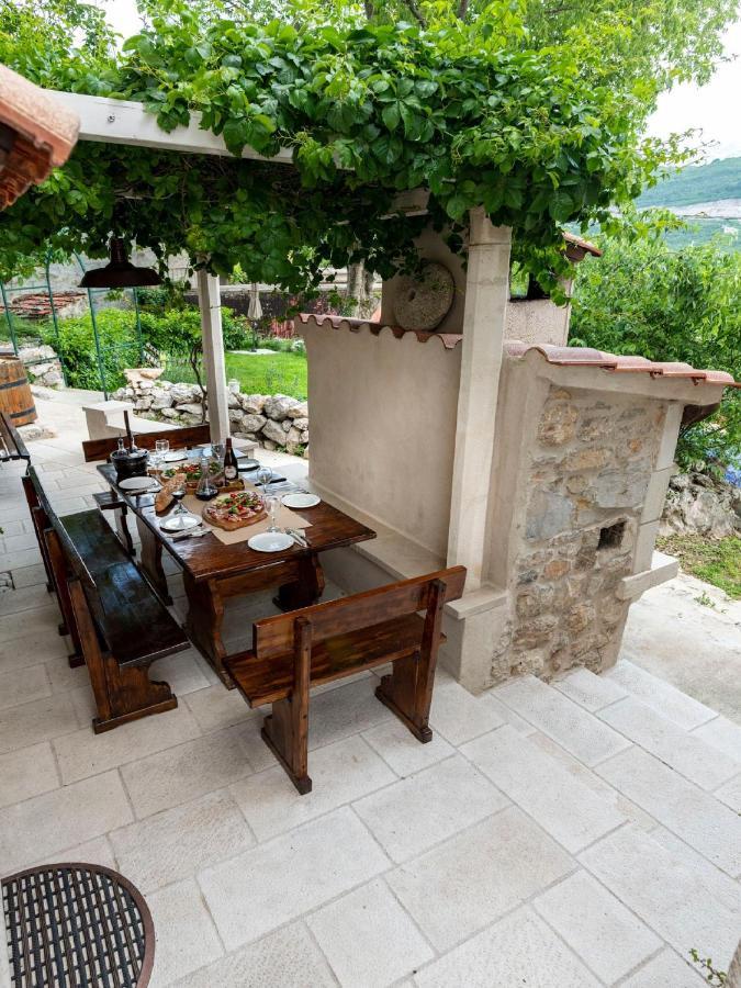 Authentic Stone House Lola Makarska
