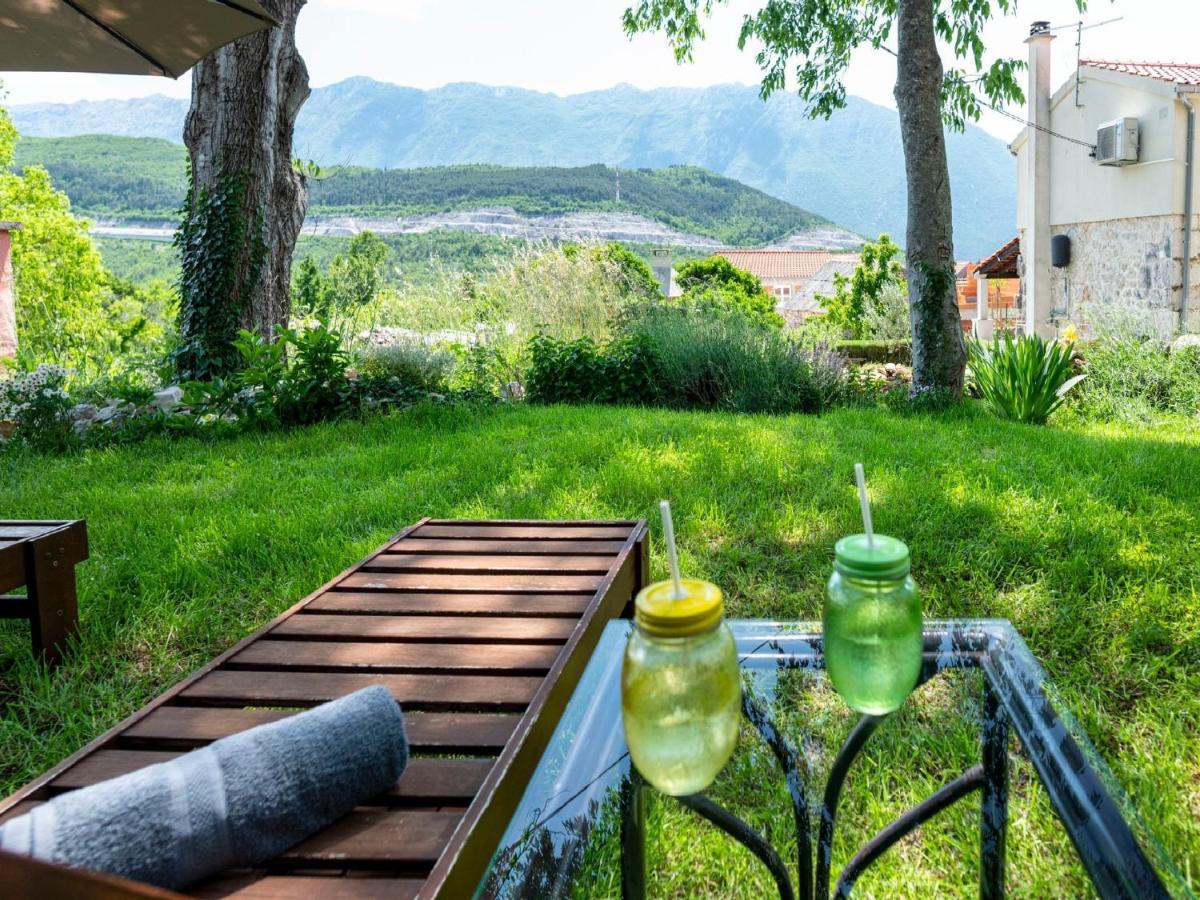 Authentic Stone House Lola Ferienhaus *